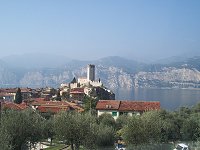 Udsigt gennem ruderne i bygningen