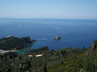 Paleokastritsa set fra en restaurant p� bjerget