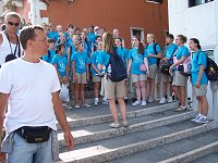 Kresten og Kim til venstre og korsangere til h�jre