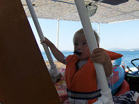 Kristian med redningsvest og fl�jte