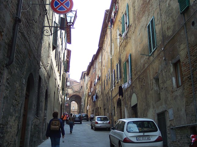 Kirsten med rygs�k til venstre, Siena.