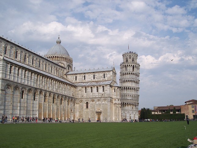 Domkirken og 'Det sk�ve t�rn'.