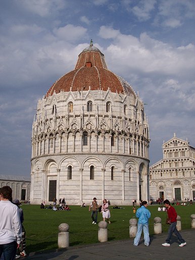 D�bskapellet og Domkirken til h�jre i billedet.