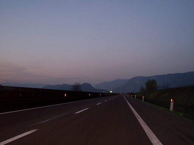 Vi k�rer mod Innsbruck, �strig.