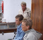 Johns 3 søstre; Susanne, Karin og Rita kort før det sidste farvel til John - 13. juni 2007